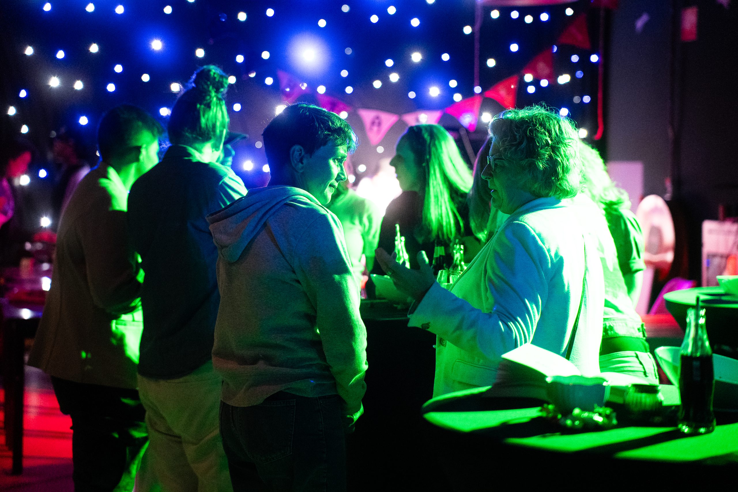 Bezoekers genieten tijdens Lounge & Connect