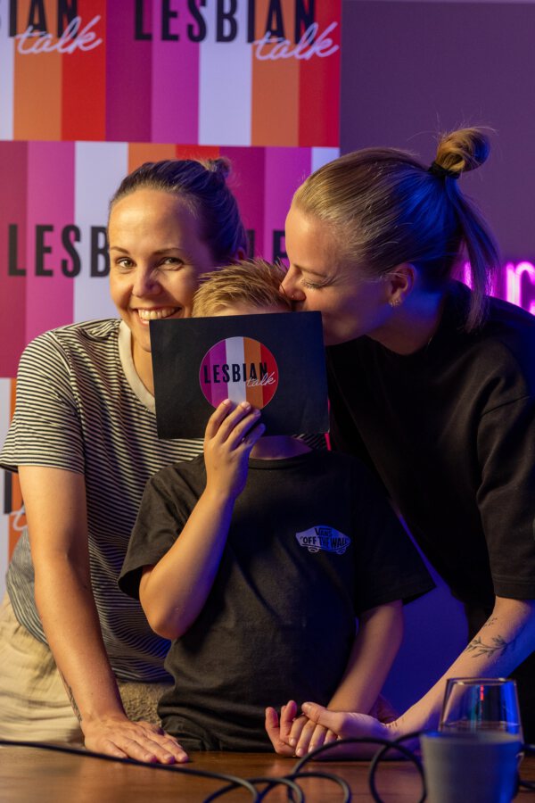 BP8A3806 bij Lesbian Talk