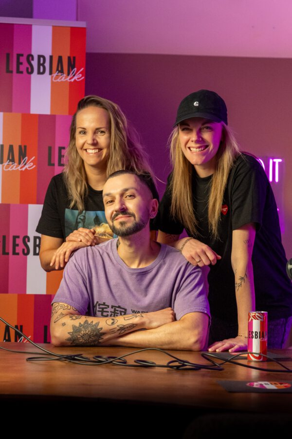 BP8A6345 bij Lesbian Talk